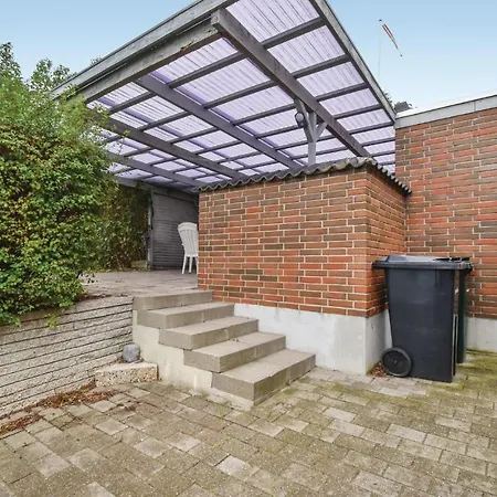 Vakantiehuis Three-bedroom In Haarby *